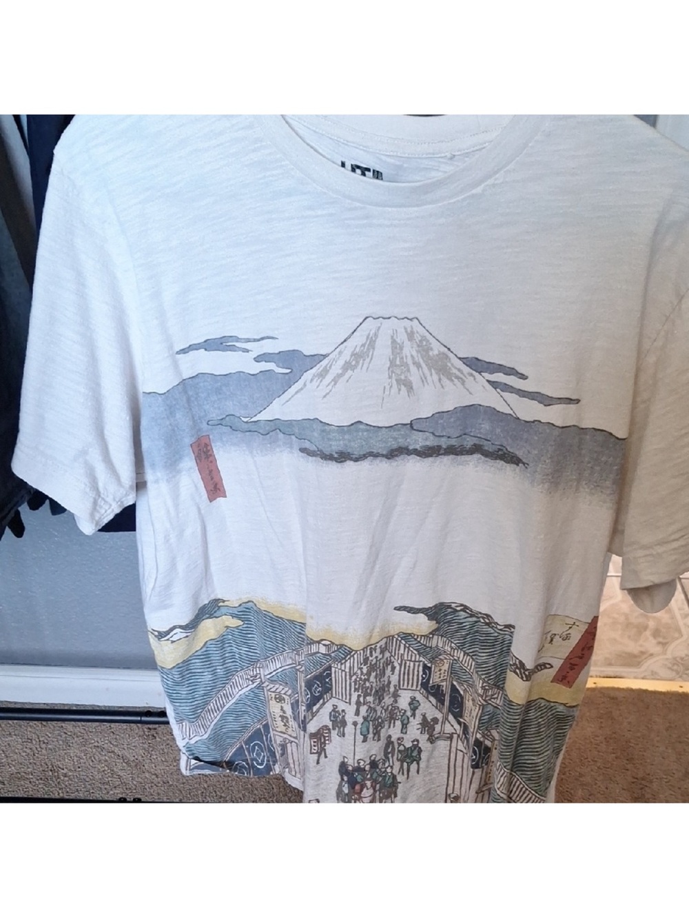 Uniqlo UT Museum of Fine Arts Boston Mt Fuji Graphic Tee White XL